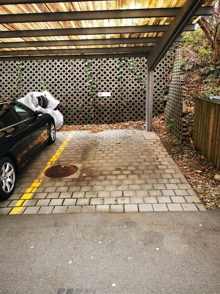 Haben Sie noch keinen Parkplatz für Ihr Auto? – foto 2 di 3
