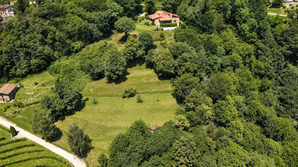 Villa d’Autore: vista golfo Lugano e Agno. Sito altamente energetico – photo 4 sur 30