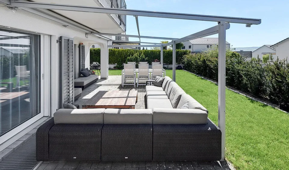 Helles Doppeleinfamilienhaus nahe Zürich mit viel Raum – Foto 5 von 8