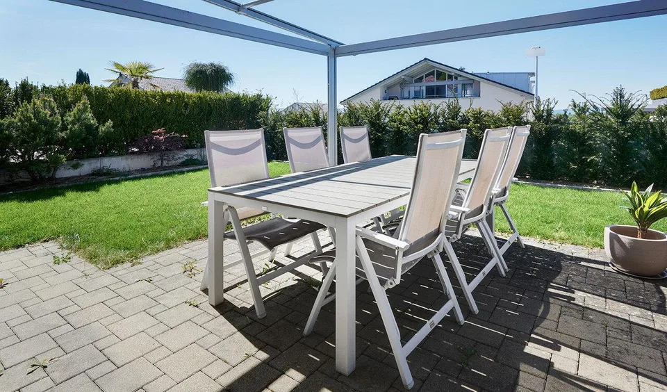 Helles Doppeleinfamilienhaus nahe Zürich mit viel Raum – Foto 2 von 8