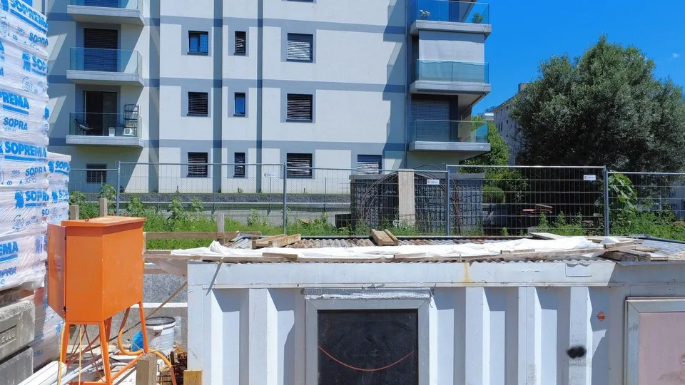 Appartamento 4,5 locali con giardino privato e 3 posti auto inclusi – foto 14 di 14