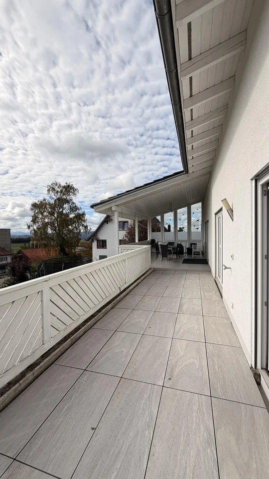 Grosszügiges Zweifamilienhaus mit 366 m² Wohnfläche und Alpenpanorama – Foto 7 von 15