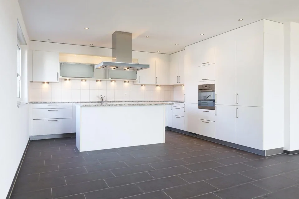 Grosszügiges Zweifamilienhaus mit 366 m² Wohnfläche und Alpenpanorama – Foto 10 von 15