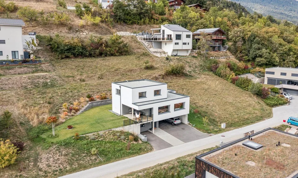 Magnifique maison contemporaine à Ayent ? Élégance et lumière – photo 2 sur 11