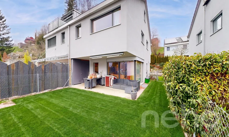 Maison mitoyenne spacieuse avec jardin – photo 2 sur 11