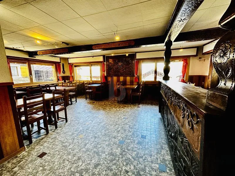 AVEC GRANDE SALLE, FORT POTENTIEL, PETIT PARADIS – Foto 4 von 6