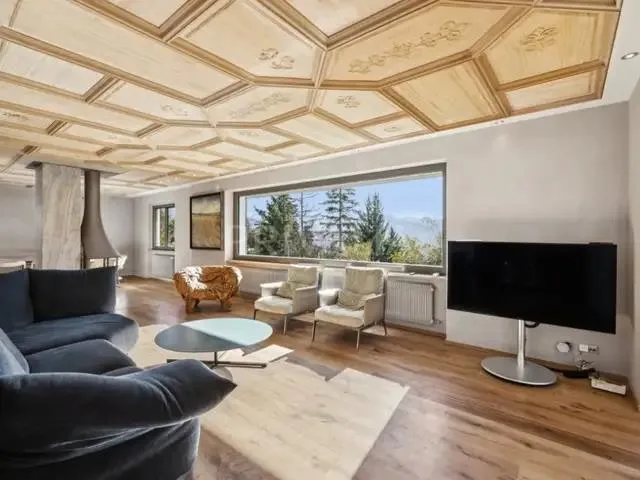 Luxueux chalet avec piscine intérieur – Foto 2 von 5
