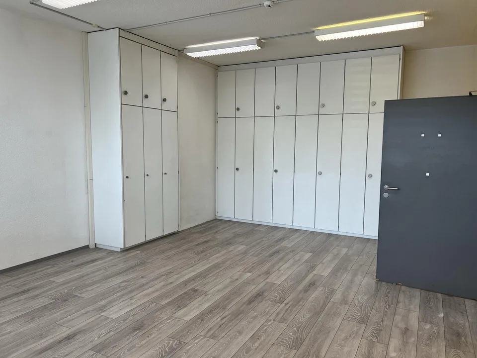 Moderne, helle Gewerbefläche mit vielseitigen Nutzungsmöglichkeiten – Foto 4 von 7
