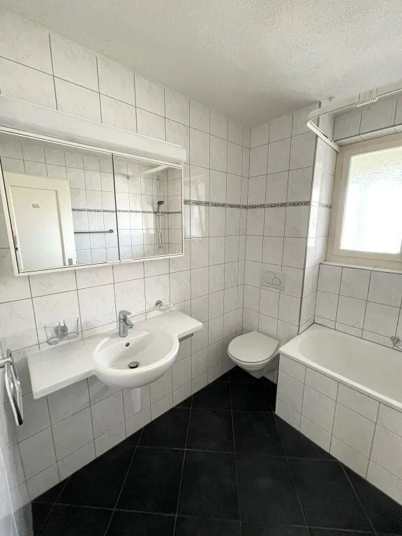 Familienfreundliche 4-Zimmer-Wohnung an guter Lage – Foto 3 von 5