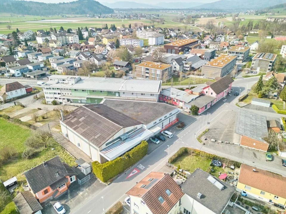 Edificio commerciale e di stoccaggio GB1 – foto 2 di 13