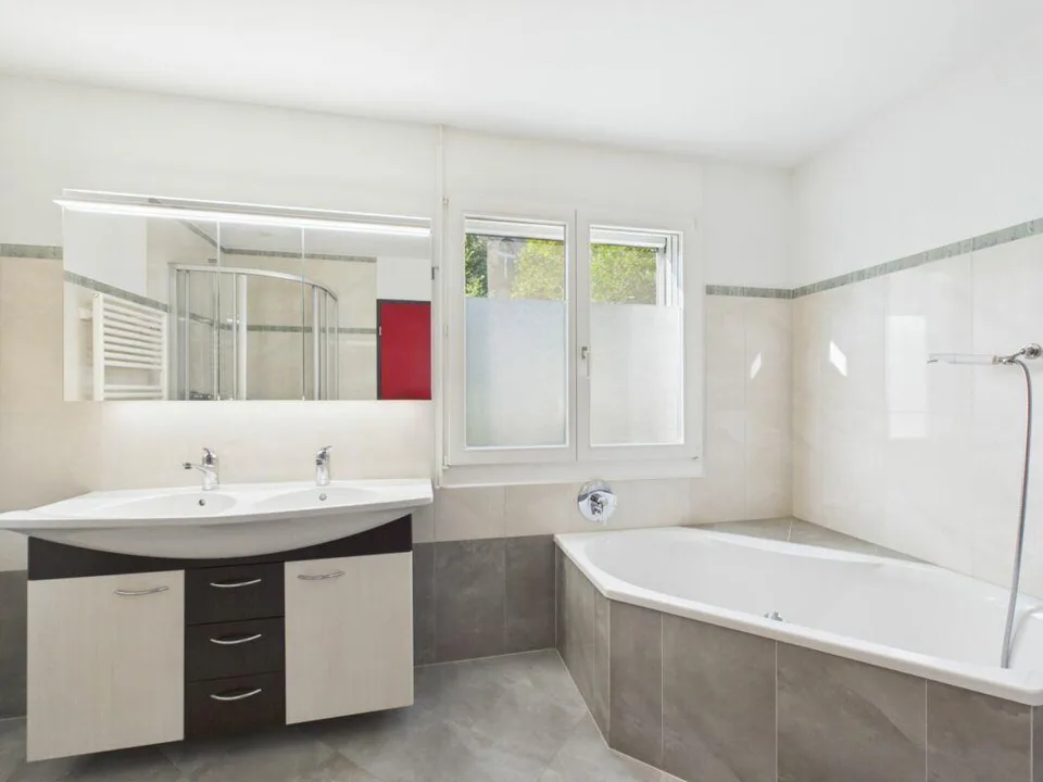 Exklusive Familienwohnung im ruhigem Wohnquartier zentral – Foto 7 von 12