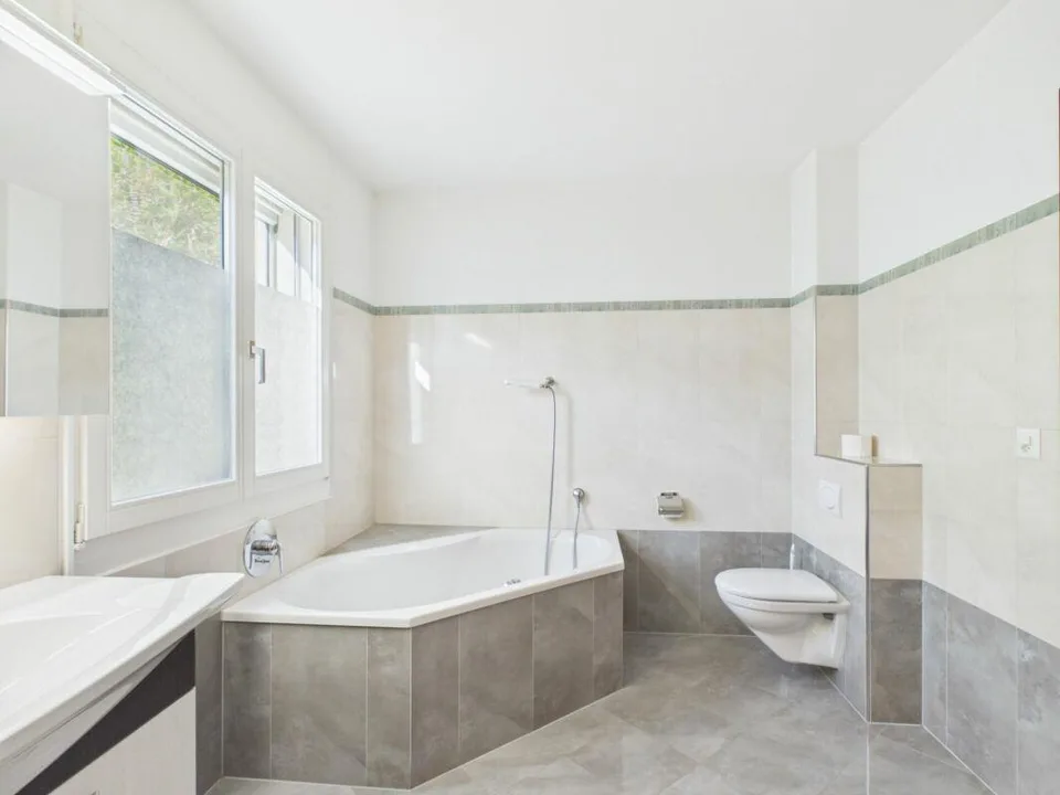 Exklusive Familienwohnung im ruhigem Wohnquartier zentral – Foto 6 von 12