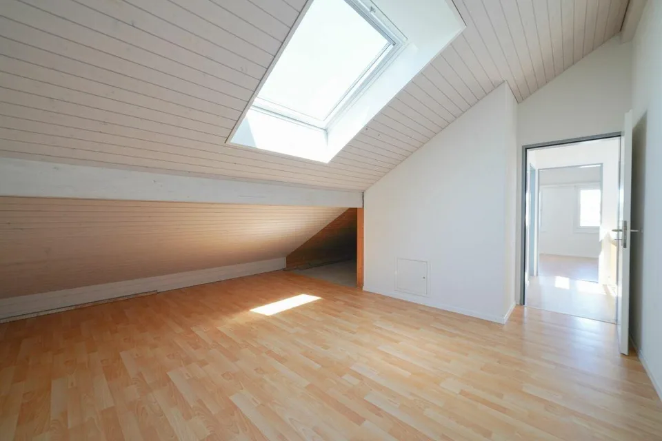 Attraktive 6.5-Zimmer-Maisonettewohnung - Wohnkomfort auf zwei Ebenen – Foto 7 von 9