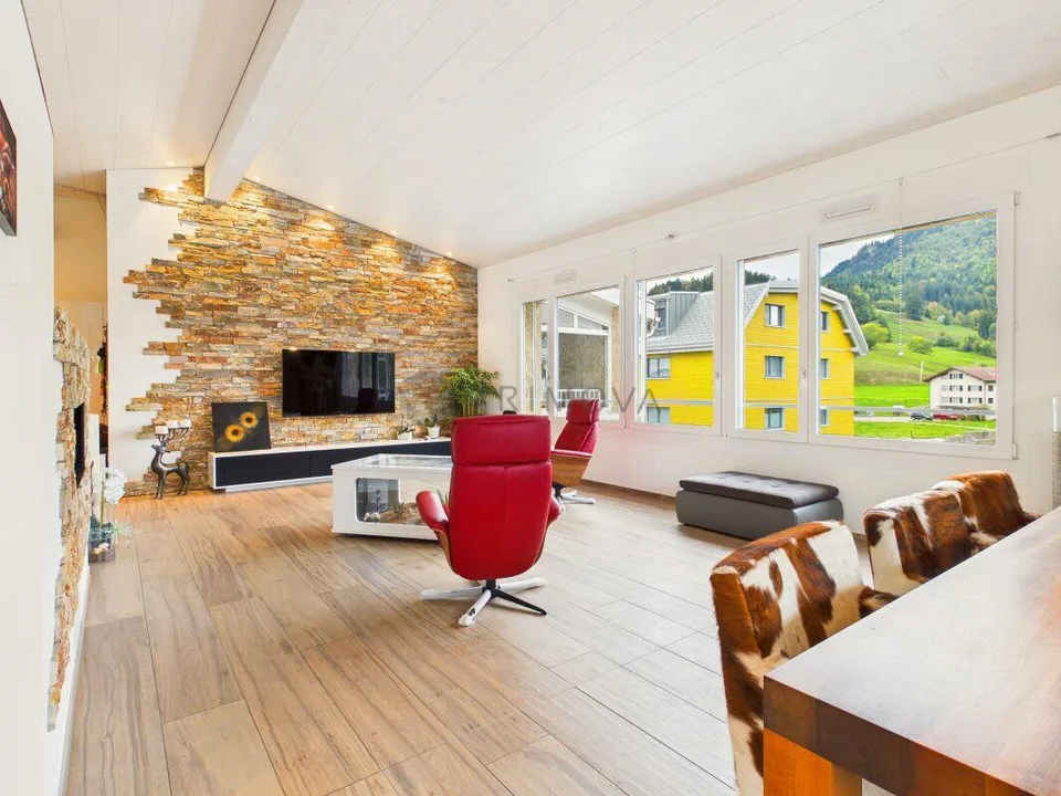 Vivere con carattere: Elegante sogno di 4,5 stanze con altezza di 6 m, bagno spa ensuite e loggia vetrata – foto 3 di 15