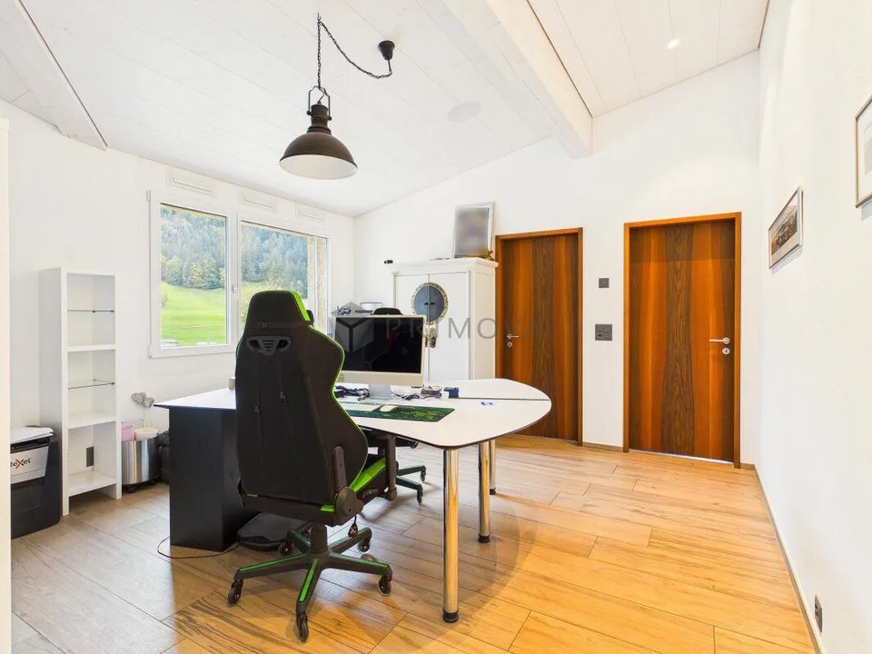 Vivere con carattere: Elegante sogno di 4,5 stanze con altezza di 6 m, bagno spa ensuite e loggia vetrata – foto 7 di 15