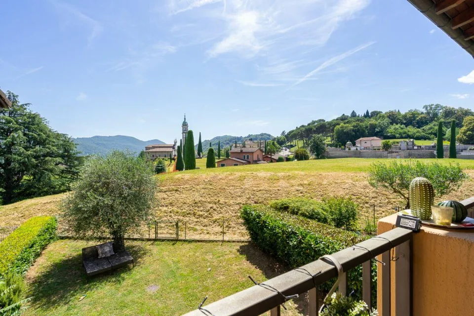 COLLINA D'ORO - CASA CON GIARDINO IN UNA DELLE ZONE PIÙ RICERCATE DEL LUGANESE – foto 7 di 10
