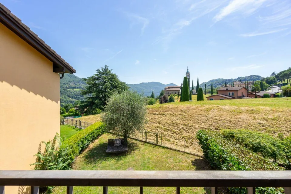 COLLINA D'ORO - CASA CON GIARDINO IN UNA DELLE ZONE PIÙ RICERCATE DEL LUGANESE – foto 6 di 10