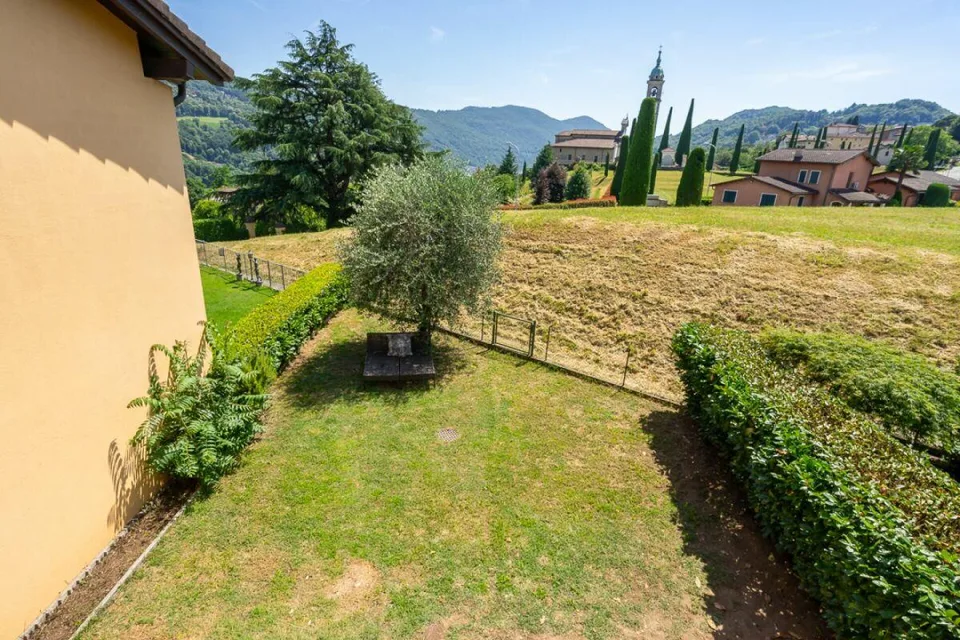 COLLINA D'ORO - CASA CON GIARDINO IN UNA DELLE ZONE PIÙ RICERCATE DEL LUGANESE – foto 10 di 10