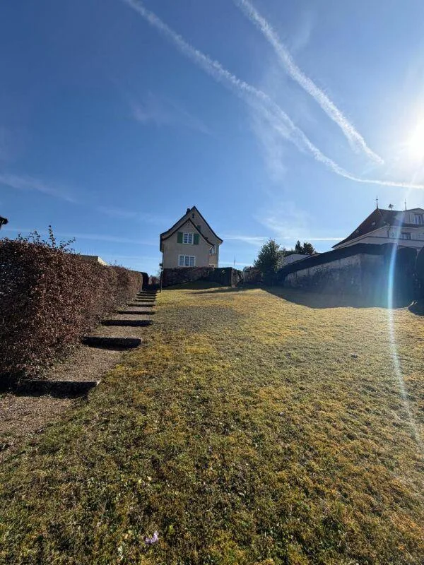 Bauland und Wohnhaus - Grundstück mit doppeltem Potenzial – photo 2 sur 3