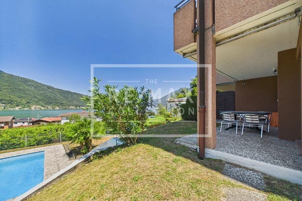Meraviglioso angolo di vacanza con vista lago e piscina – foto 7 di 13