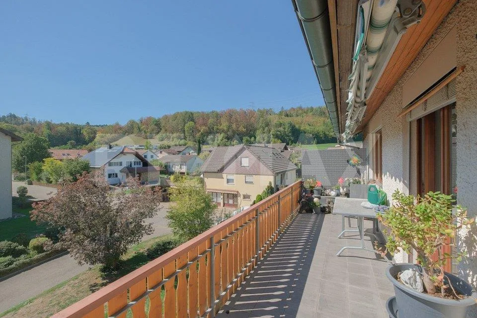 Grosszügige Dachmaisonette-Wohnung am Bauzonenrand – photo 5 sur 12