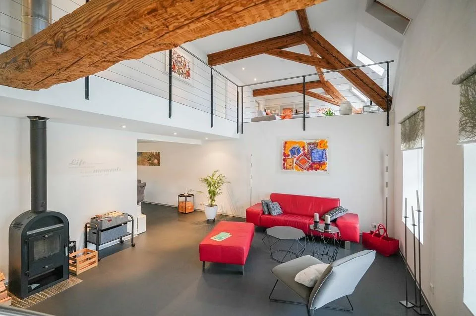 Ideal zentral: Vermietetes Wohn- und Geschäftshaus mit Potential un... – photo 9 sur 13