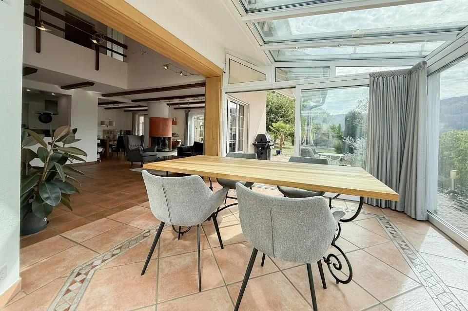 Ampia casa familiare di 5.5 locali con giardino e molta privacy – foto 6 di 13