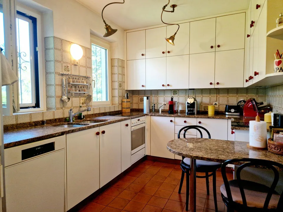 4 ½-Zimmer-Einfamilienhaus mit schönem romantischen und großem Gart... – Foto 3 von 17