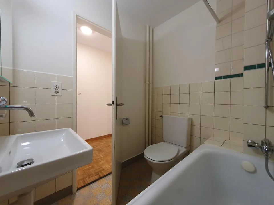Zentral gelegene Wohnung direkt am Bahnhof – Foto 6 von 8