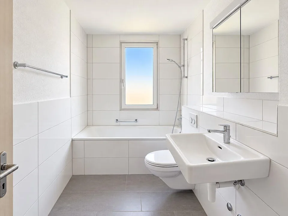 Schöne Wohnung in gepflegter Liegenschaft – photo 3 sur 10