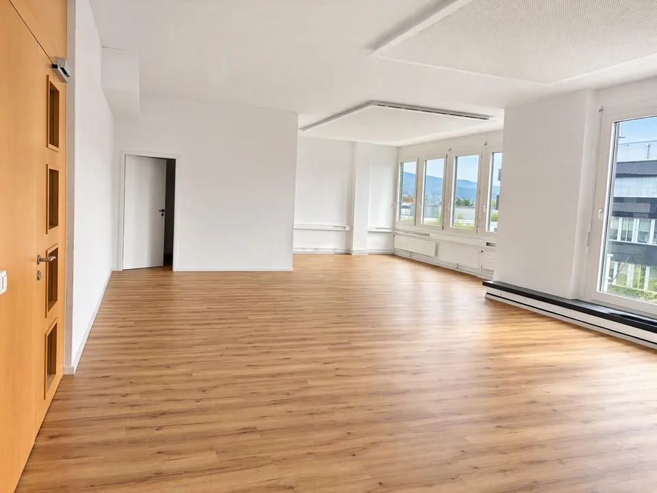 Attraktive Bürofläche im 3. OG hell, ruhig und vielseitig nutzbar ... – foto 3 di 4