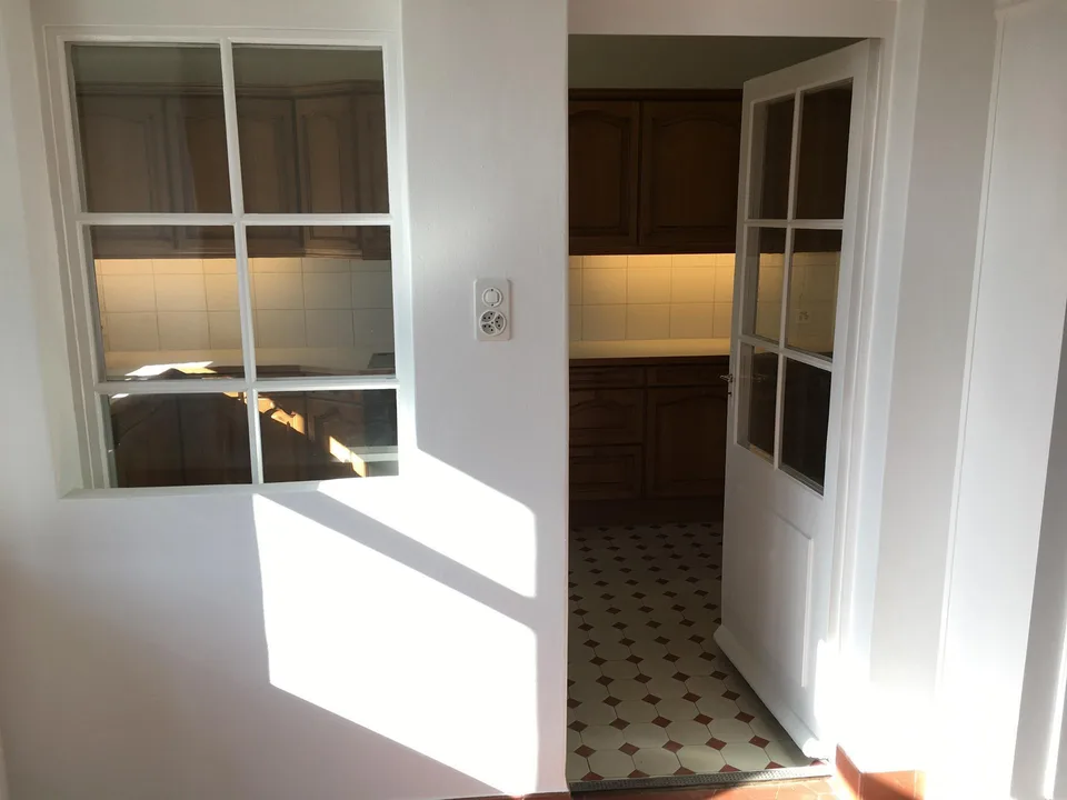 Schöne 6.5 Zimmer-Wohnung im Zentrum – photo 8 sur 12