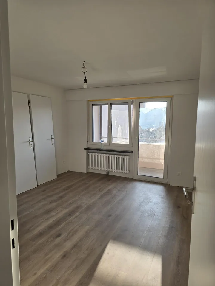Sanierte 4.5-Z'Wohnung an sonnenverwöhnter Aussichtslage – foto 4 di 4