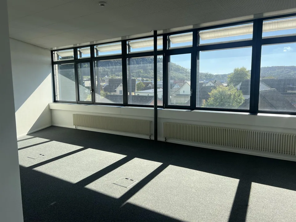 Moderne und helle Büroräumlichkeit in Hunzenschwil zu Vermieten – foto 2 di 7