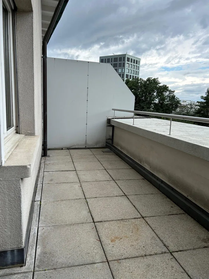 Mansarde mit Balkon Nähe Bahnhof SBB – Foto 4 von 4