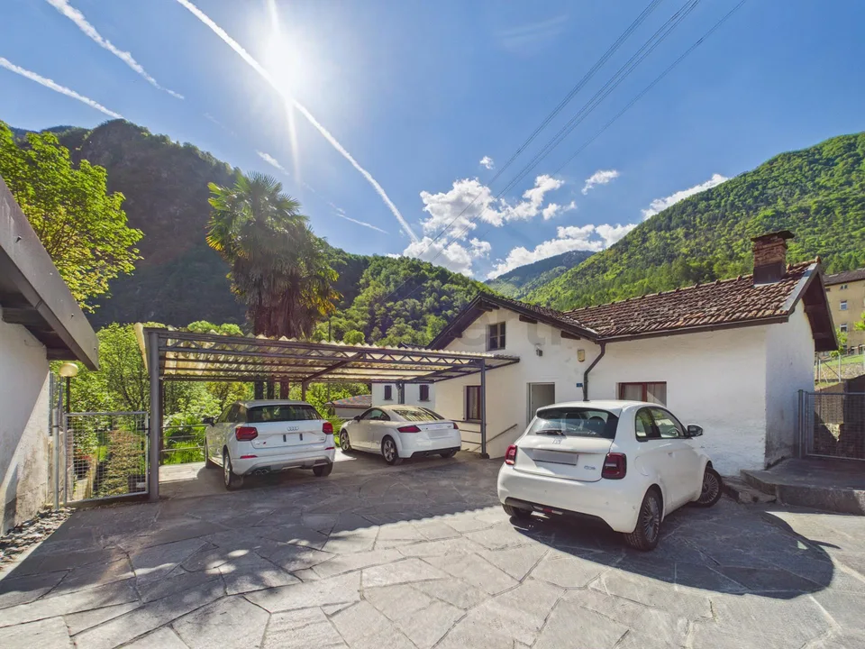 Villetta 4.5 Locali con Piscina a Roveredo GR – Foto 13 von 15