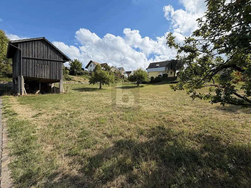 ATTRAKTIVE PARZELLE IN DER WOHNZONE WG2 – foto 3 di 4