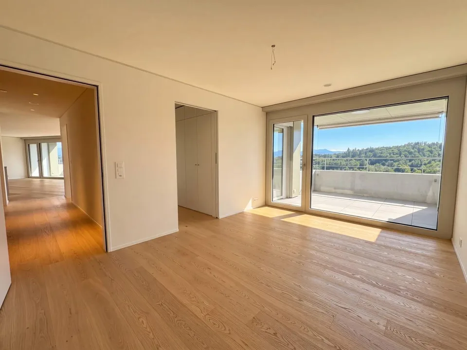 Exklusive 3.5-Zimmerwohnung im 33. OG des höchsten Hauses der Zentr... – Foto 3 von 13