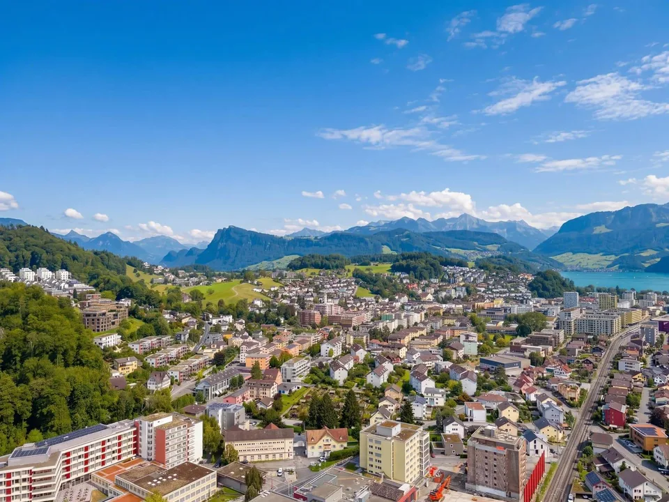 Exklusive 3.5-Zimmerwohnung im 33. OG des höchsten Hauses der Zentr... – Foto 5 von 13