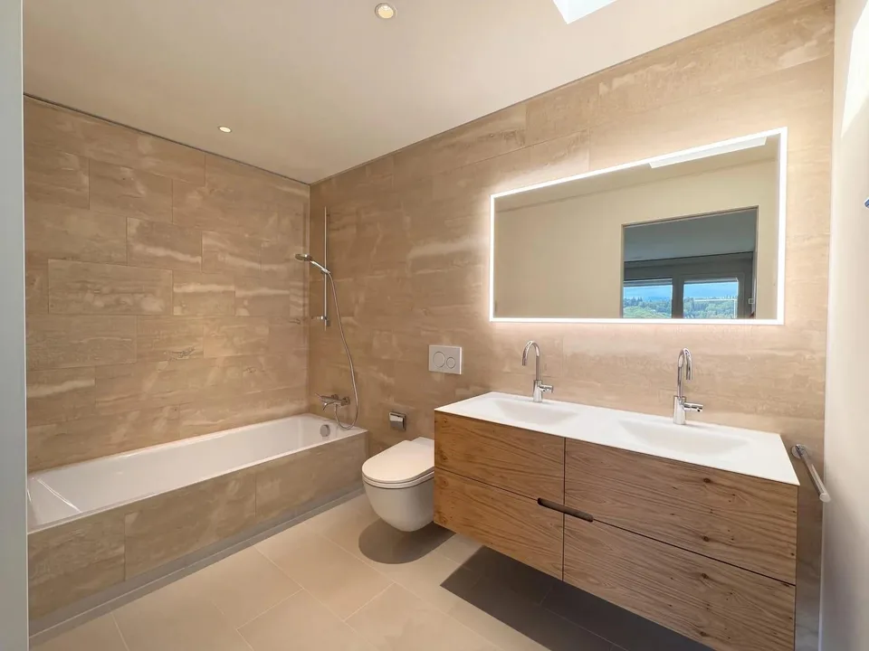 Exklusive 3.5-Zimmerwohnung im 33. OG des höchsten Hauses der Zentr... – Foto 4 von 13