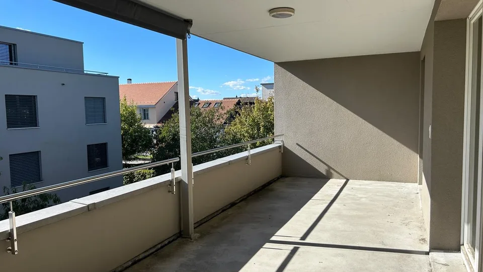 Helle 2.5-Zimmerwohnung mit sonnigem Balkon – photo 2 sur 7