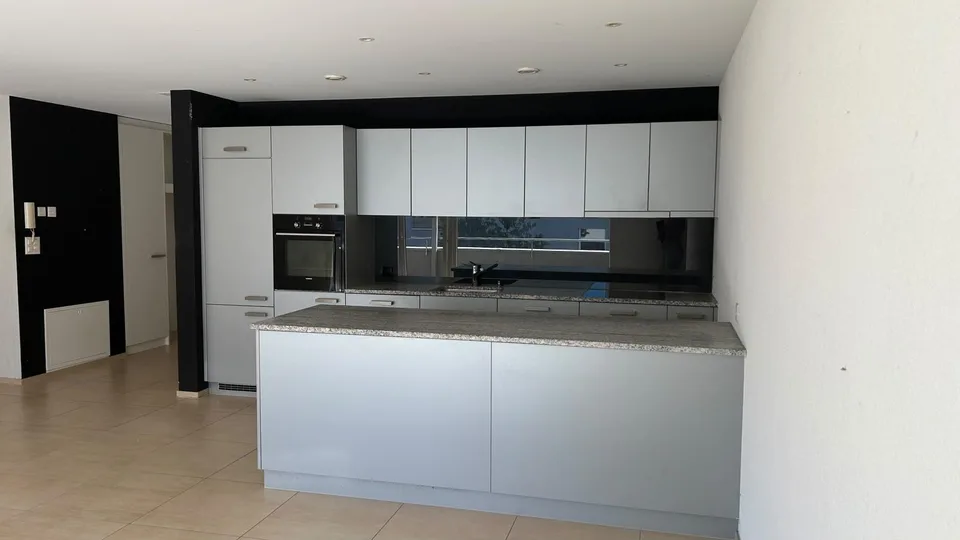 Helle 2.5-Zimmerwohnung mit sonnigem Balkon – photo 4 sur 7