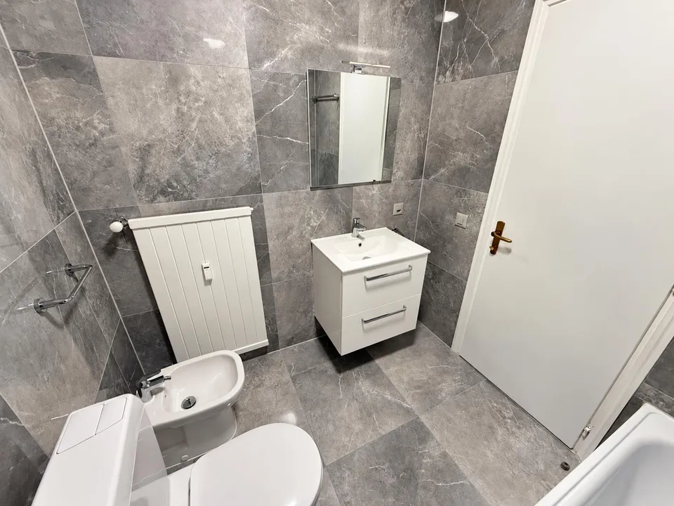 2.5 locali moderno e ristrutturato a Coldrerio – Foto 6 von 8