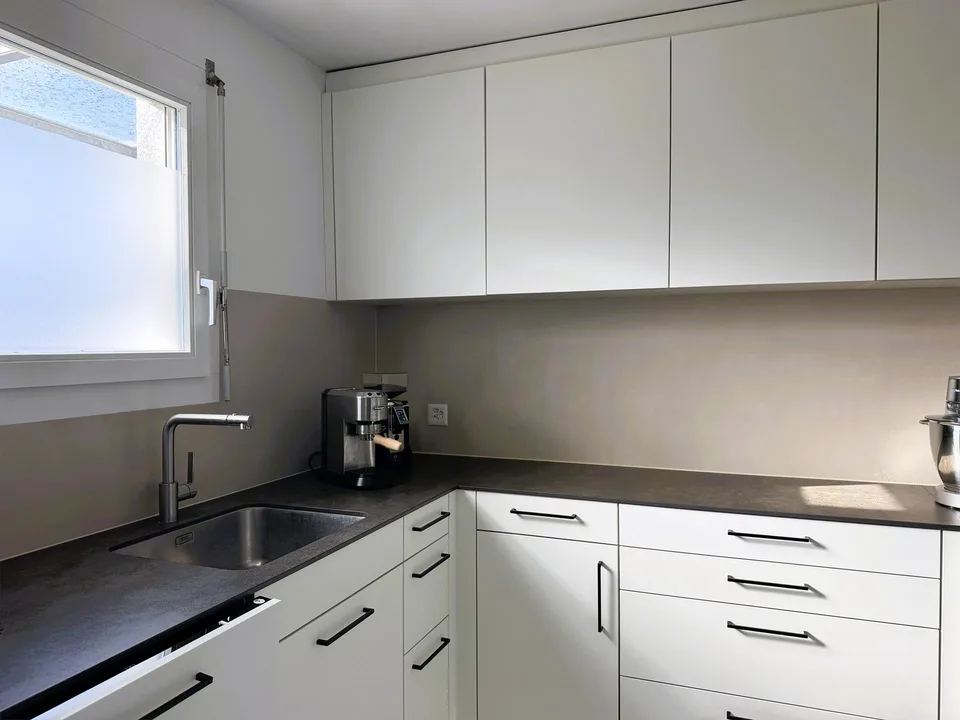 Maisonette-Wohnung mit grosser Terrasse, bevorzugte Lage, Breite – Foto 5 von 14