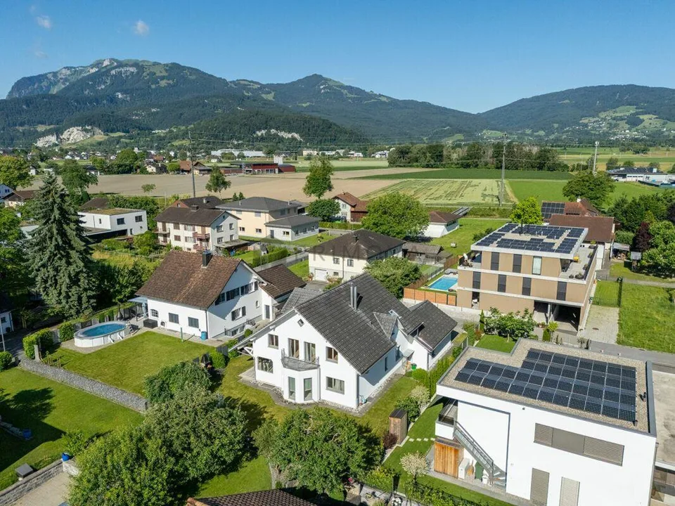 Grosszügiges 7.5 Zimmer Einfamilienhaus mit Sauna, Garten und sechs... – Foto 12 von 12