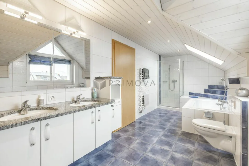 Grosszügiges 7.5 Zimmer Einfamilienhaus mit Sauna, Garten und sechs... – Foto 8 von 12