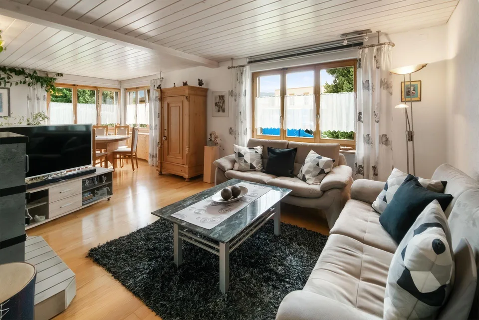 Freistehendes Einfamilienhaus mit gepflegtem Garten und Entwicklung... – Foto 4 von 22