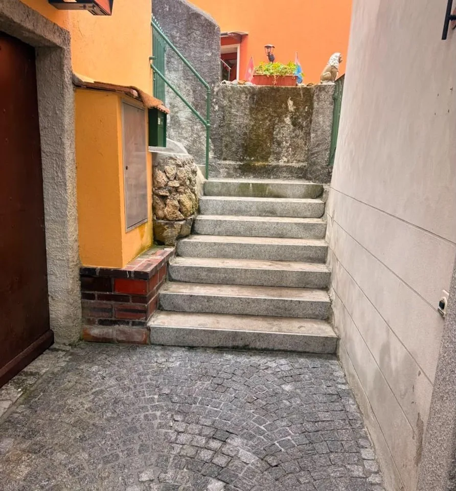 Einfamilienhaus mit 3.5 Zimmern im Kern von Melide – Foto 7 von 7