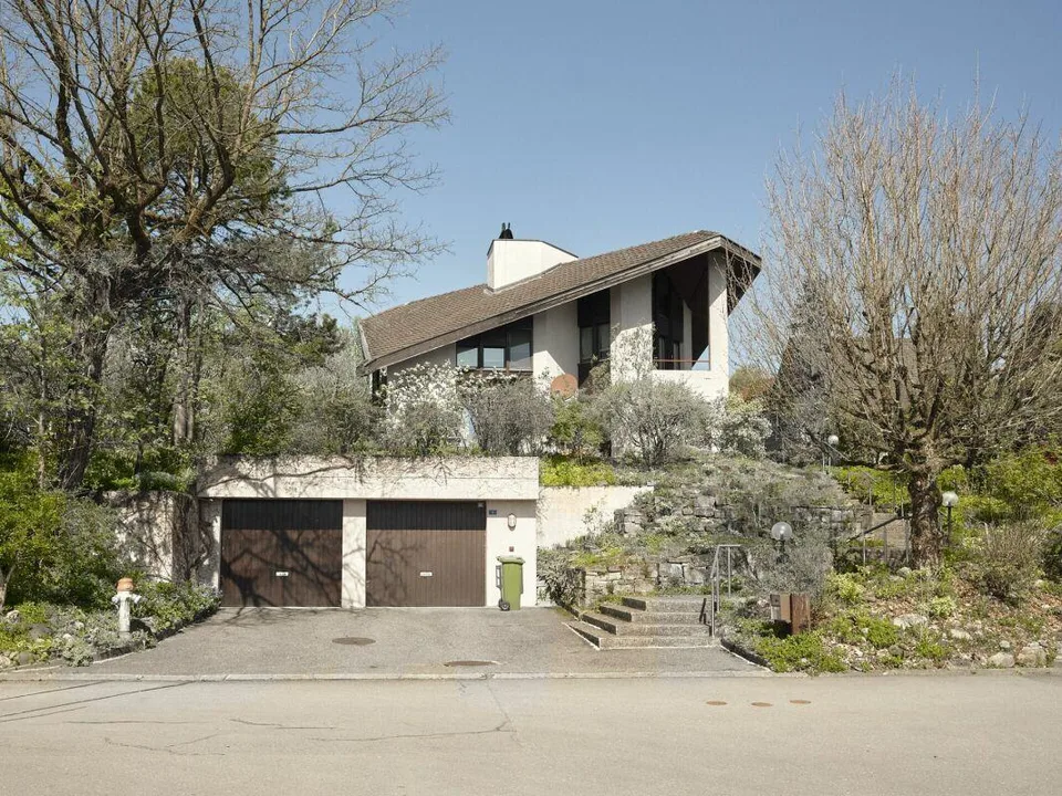 Freistehendes Einfamilienhaus mit Doppelgarage – photo 2 sur 15