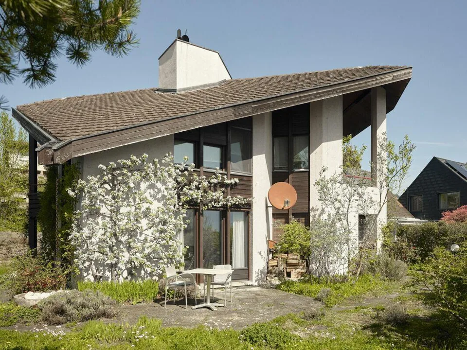 Freistehendes Einfamilienhaus mit Doppelgarage – photo 3 sur 15